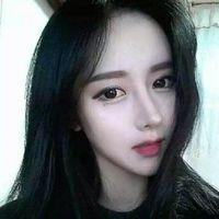 夏梓晗：敬往事一杯酒，再爱也不回头. 以前最不喜欢自己一眼