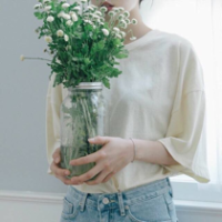 蹙眉 你是我爱过，痛过，哭