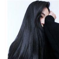 以后不许孤独与酒。只许有我 当世界约好一起下雨，