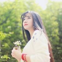 老歌新听就像旧事重提一样令人揪心. 有时候我承认，守在你