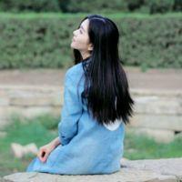 长不过执念短不过善变. 风悄然吹过，黄叶不见