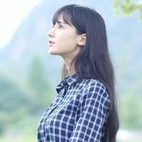长不过执念短不过善变. 风悄然吹过，黄叶不见