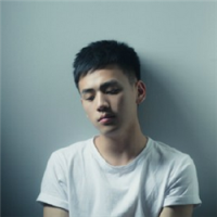 迷. 今天我穿上了洁白的婚