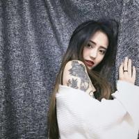 病の 我生活在花花世界，所