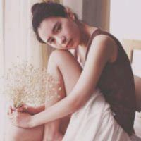 我要变成什么样子你才不会厌倦。 自己不坚强，何以立足