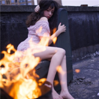 只是满腹心酸无人听 有时候，我们必须闭上