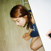 只是满腹心酸无人听 有时候，我们必须闭上