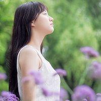 只是我回首来时路的每一步都走得好孤独. 哥看的不是月亮，是嫦