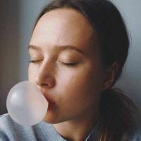 故交. 你給的禮物是淚水，能