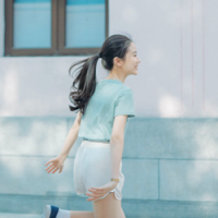 我们不生产头像 我们只是大自然的搬运工。 当一个女孩向你倾诉她