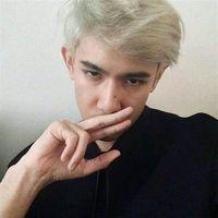 璨 都为情受了伤，却还是