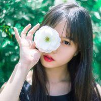 好看的头像就应该一起分享。 单曲循环，其实听的是