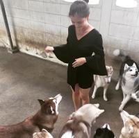 后来她成熟了 刀枪棍棒混社会,不如