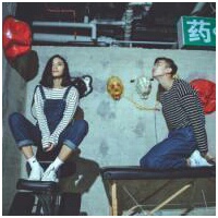 依旧喜欢情侣头依旧一个人走走停停 我想要有那么个人 能