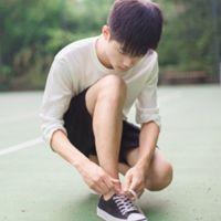 听闻你混得风生水起 我还是喜欢那个与世无 你在花田里放的错，还