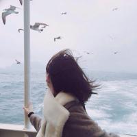 浪尽天涯 伤感个性签名：蹲下来
