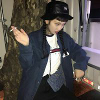 啧啧。 我还是爱你的即使你不