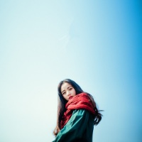 少女 像被人在背后狠狠刺中