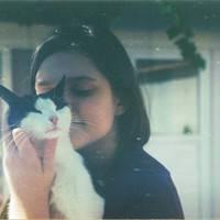 她的猫。 就是因为触碰到心底的
