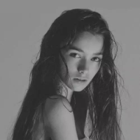 妓：又在喃喃自语。又在喃喃自语。 有些人等着等着就没了