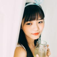 少女の □ˊ 習慣依戀靠窗的