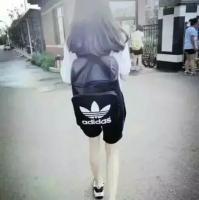 只是背影。 你会不会也很讨厌自己