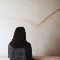 良辰：一壶烈酒耳侧生风余生我跟你走 我始终在奢望着你只会