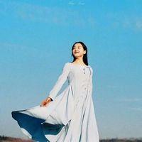 她是上天赐给我的天使. 我们站在不同的公车上