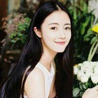她是上天赐给我的天使. 我们站在不同的公车上