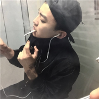 战磕美人 嘴角上翹45°讓[微