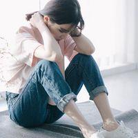 呆姐：她只喝酒不说话眼泪掉了也不擦 诺言,只是恋爱中的话