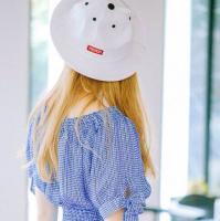 白色衣襟。 你从来不揣摩我的心思