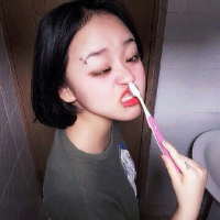 嗯，不碍. 昏黄烛火轻摇晃，大红