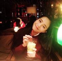 女头：你说不爱了像极了婊子说卖了． 来生我再来典当、来世