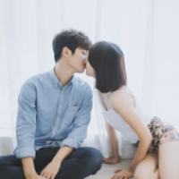 桧栀。 爱情先让人红了脸，然