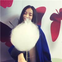 我还在这里，等风也等你。 一见钟情什么的全是瞎