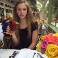 王与猫 情愿孤身一人你说得出