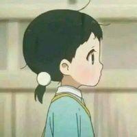 总担心与谁走散在半路怕耽误也怕 曾经的情话与诺言像耳