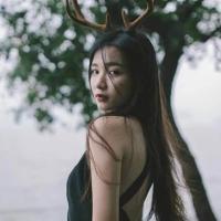 腻颜 我在夜晚哭泣的时候也