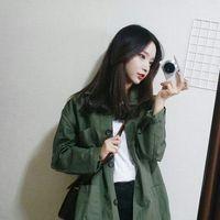 把枪藏进风衣 毕竟只是玩伴不是真朋