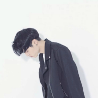 “我也经常觉得冷可我不会随便抱别人" 友情看不腻想不腻玩不