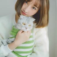 她的猫 我们每个人都得毫无怨
