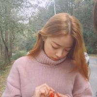 冰雪初愈。 她长得比我好看，又温