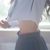 伴我亡。 年少时我们未曾料到匆