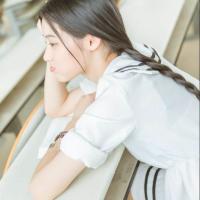 伴我亡。 年少时我们未曾料到匆