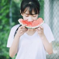伴我亡。 年少时我们未曾料到匆