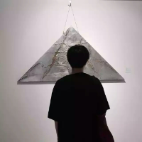 你是我睡觉都会梦见的人。 无论我变的如何强大，