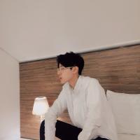 安静的做个美男子 我不会去挽留任何一个