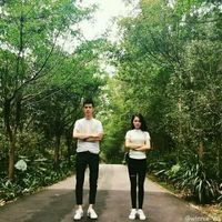 岁月不及你 多么痛的领悟,你曾是
