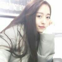 一个人要像一支队伍 没有变过的街头 我一